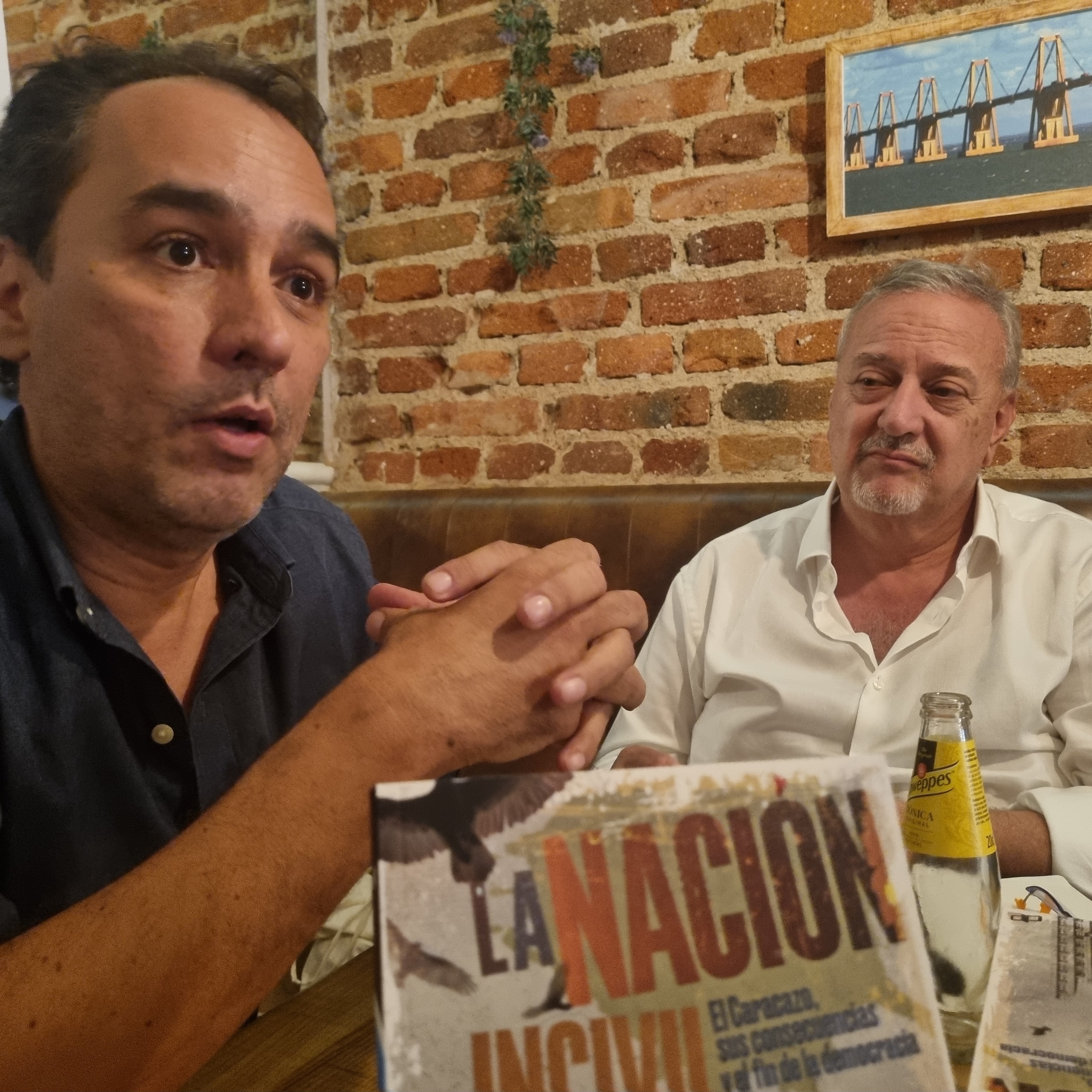 Alonso Moleiro y Sergio Dahbar con Venezuelan Press