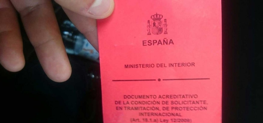 Tarjeta roja de asilo en España