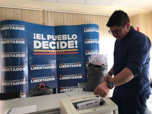 Unidad-Madrid-destruye-cuadernos de votacion2