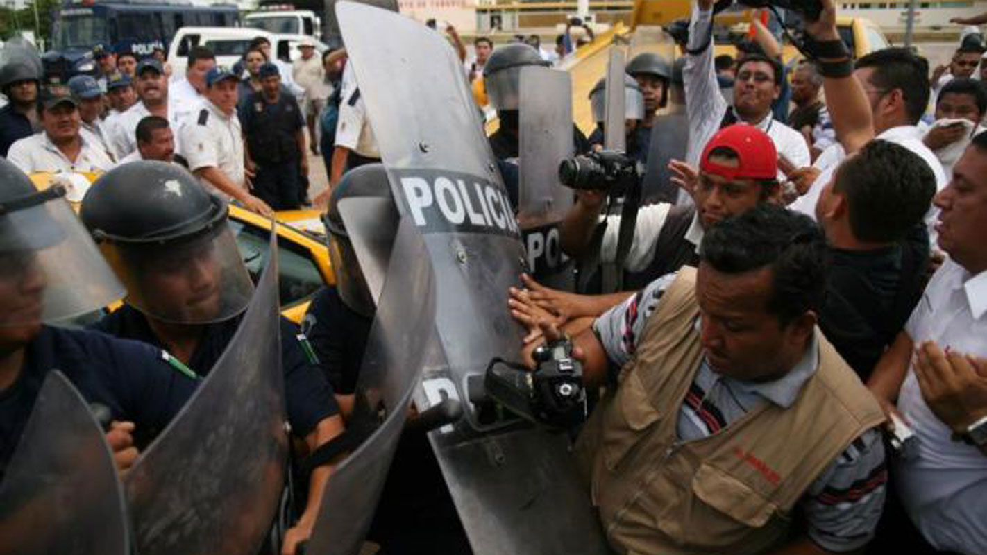 Venezuelan Press condena agresión a periodistas en el Parlamento ...